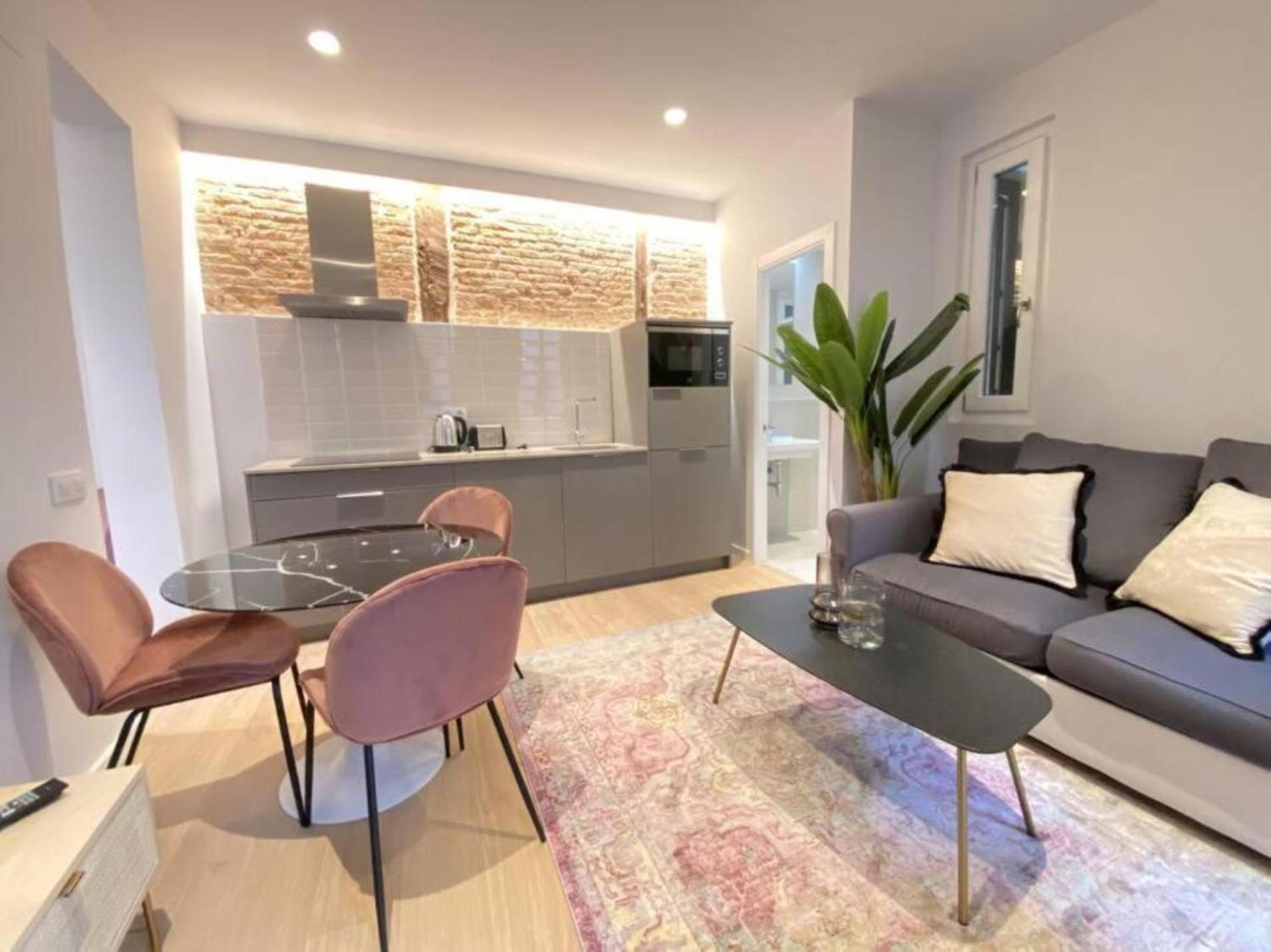 Apartamentos En La Latiina マドリード エクステリア 写真